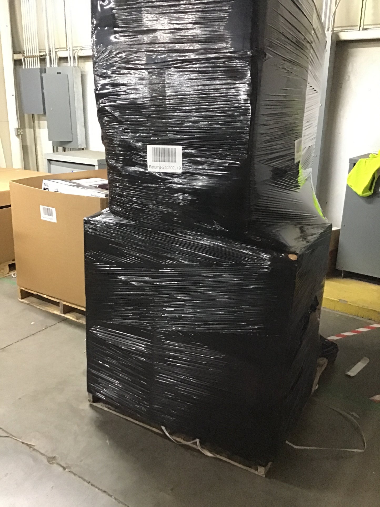 Liquidation Pallet of Compact Fridges | Pallet-GCS | 240202_19