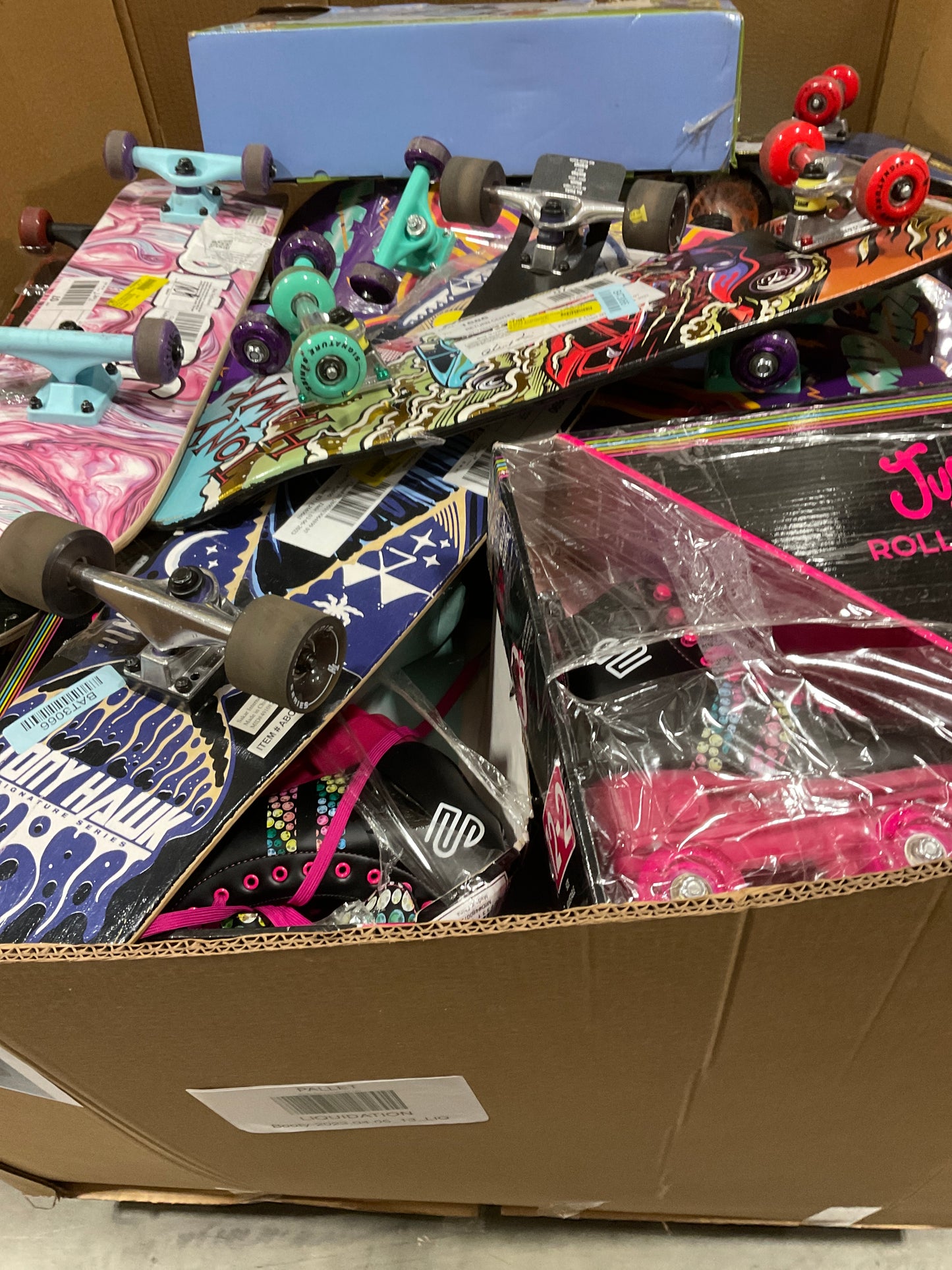 Liquidation Pallet of Toys, Hoverboards and Sporting Goods, Pallet-AIM