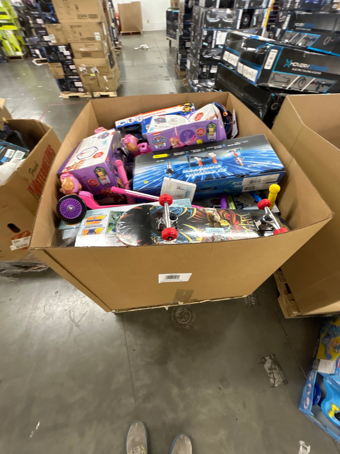 Liquidation Pallet of Toys, Headphones and Security Devices, Pallet-UC
