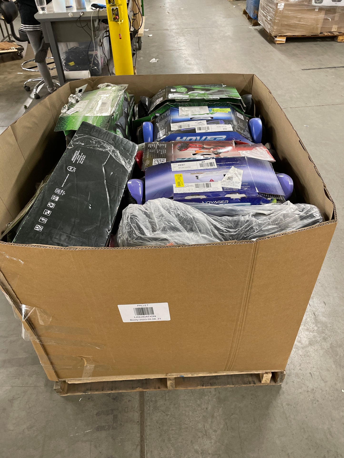 Liquidation Pallet of Hoverboards, Pallet-QC