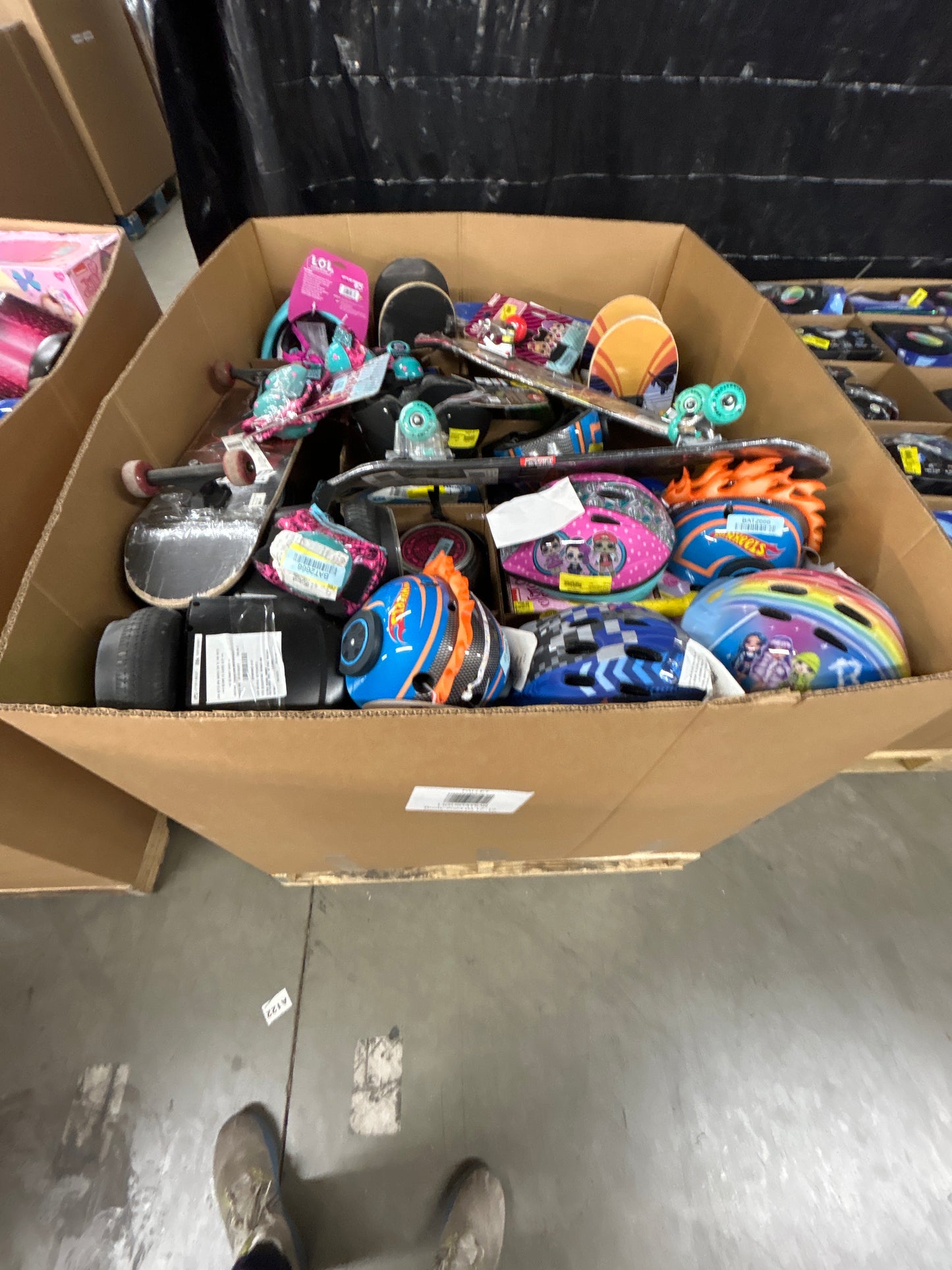 Liquidation Pallet of Toys and Hoverboards, Pallet-UA