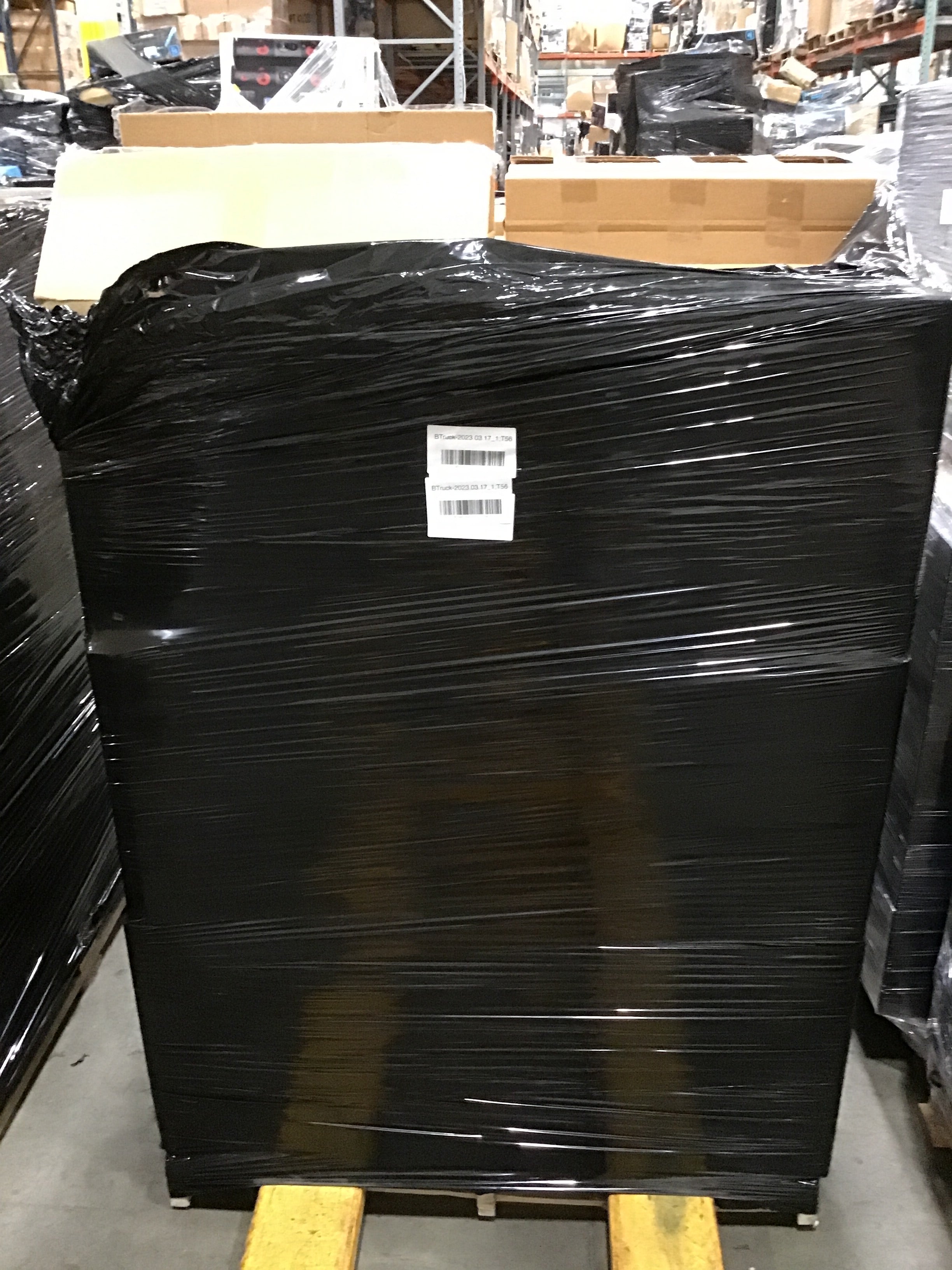 Liquidation Pallet of Cameras and Camera Accessories – Warehouse Booty