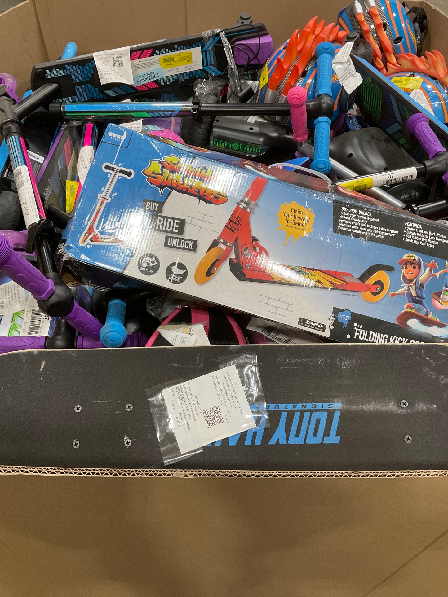 Liquidation Pallet of Hoverboards, Toys and Electric Scooters, Pallet-TE