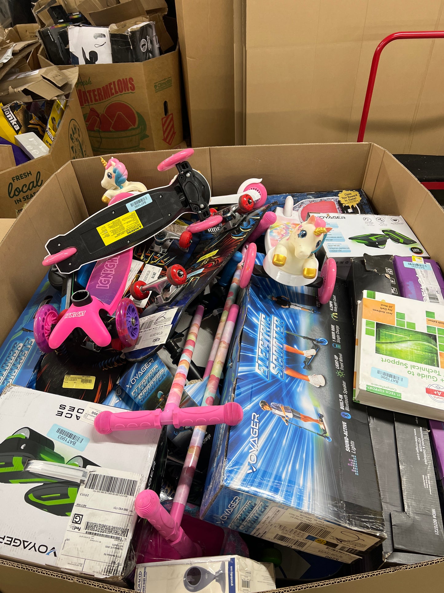 Liquidation Pallet of Electric Scooters, Hoverboards and Toys, Pallet-AN