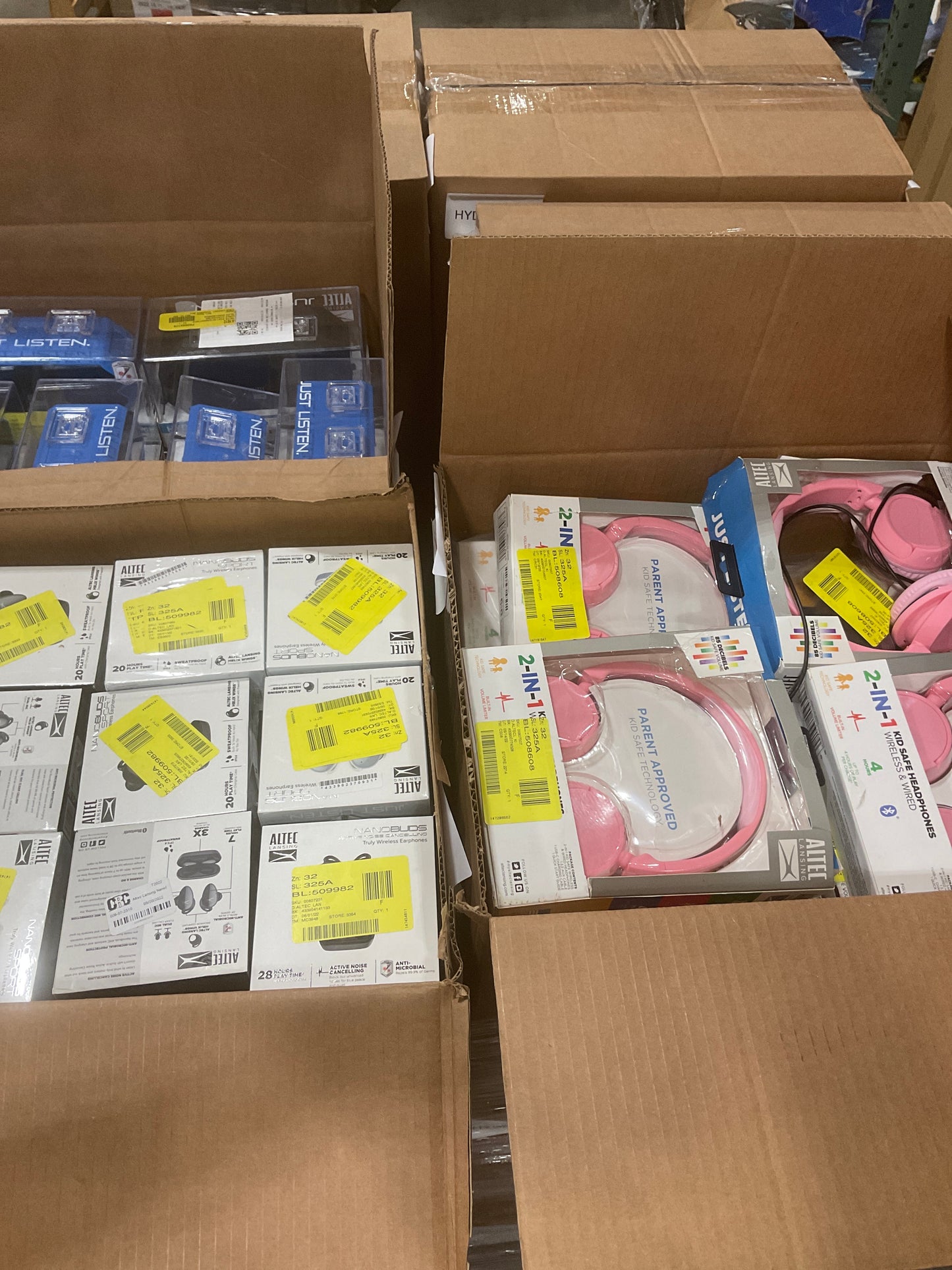 Liquidation Pallet of Speakers and Headphones, Pallet-RB