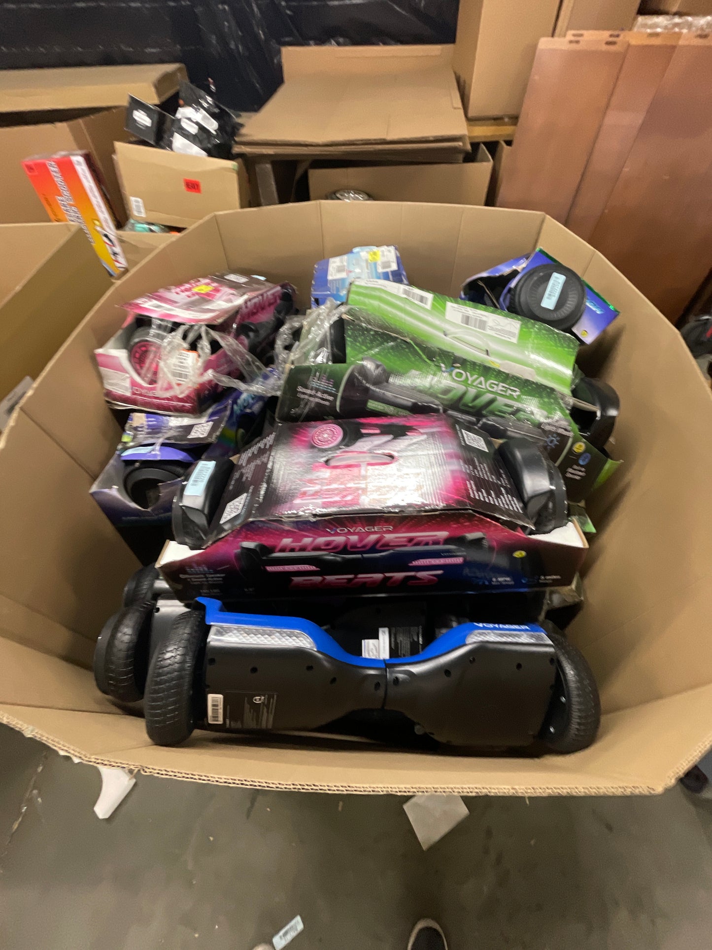 Liquidation Pallet of Hoverboards, Toys and Electric Scooters, Pallet-KL