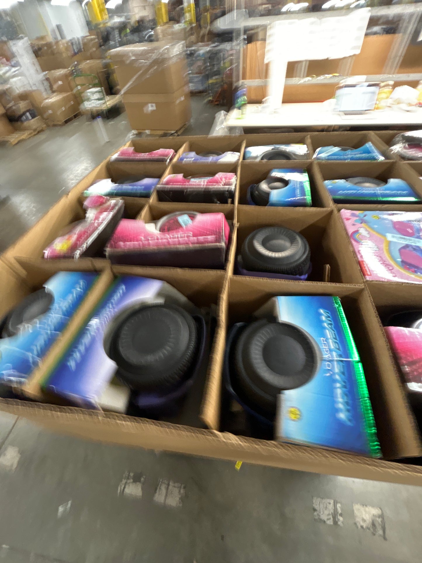 Liquidation Pallet of Hoverboards, Pallet-WF