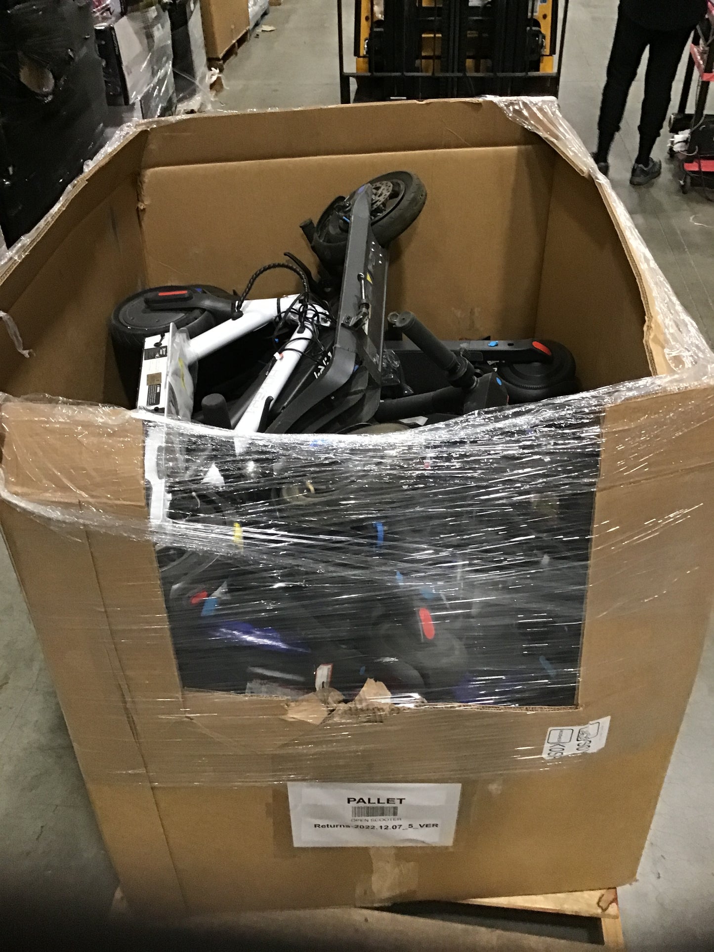 Liquidation Pallet of Electric Scooters, Pallet-CBZ