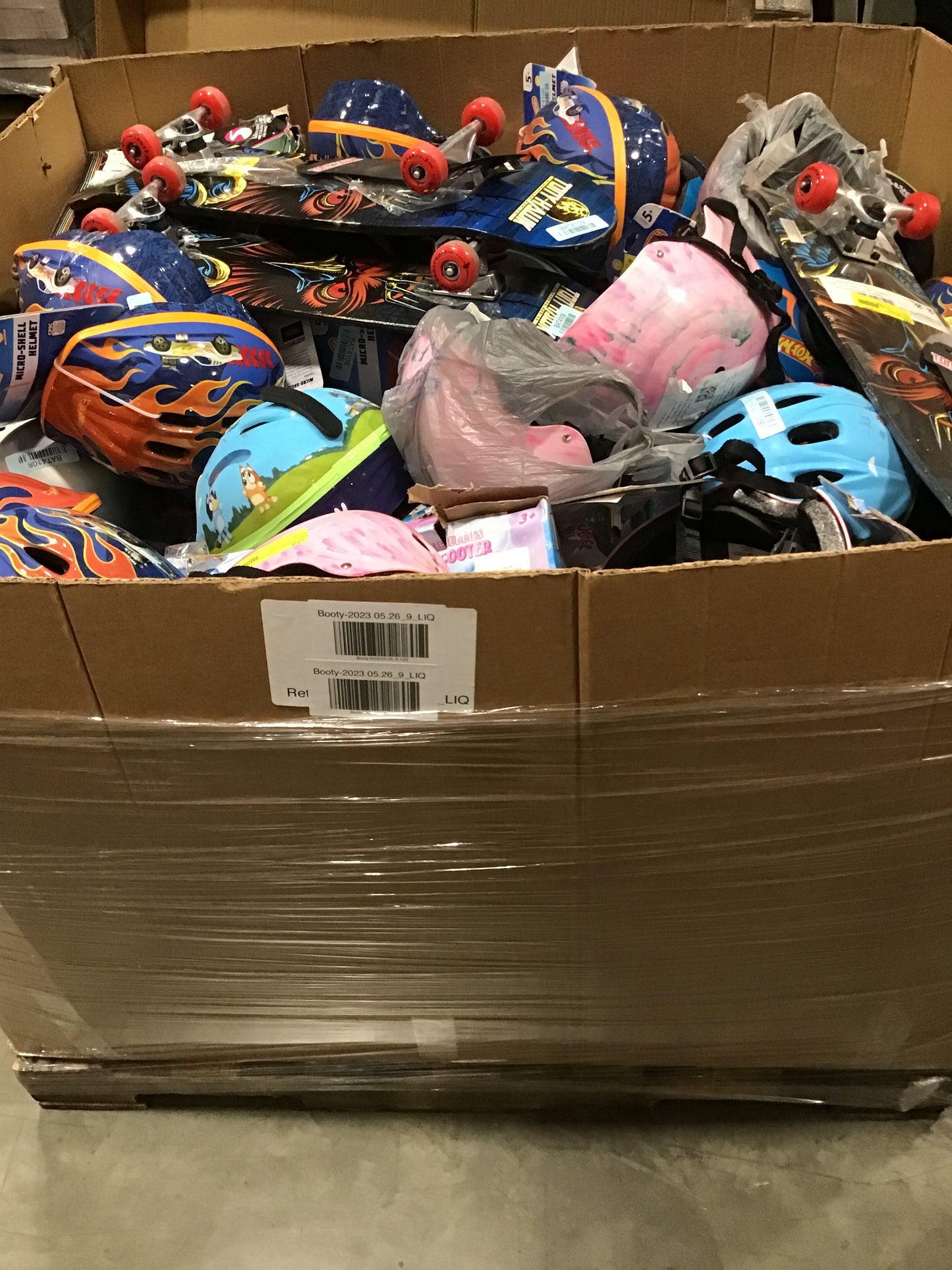 Liquidation Pallet of Toys, Accessories and Sporting Goods, Pallet-BCY