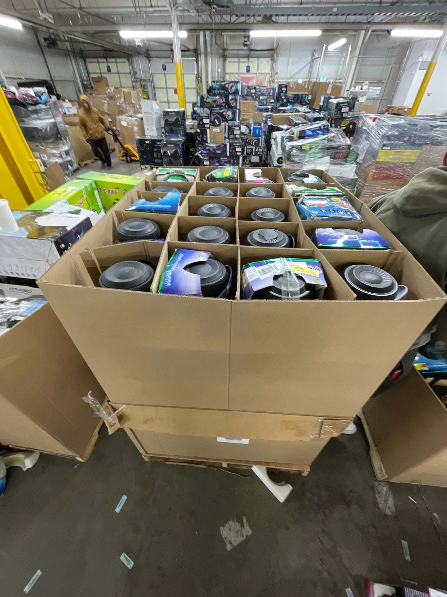 Liquidation Pallet of Hoverboards and Toys, Pallet-KO