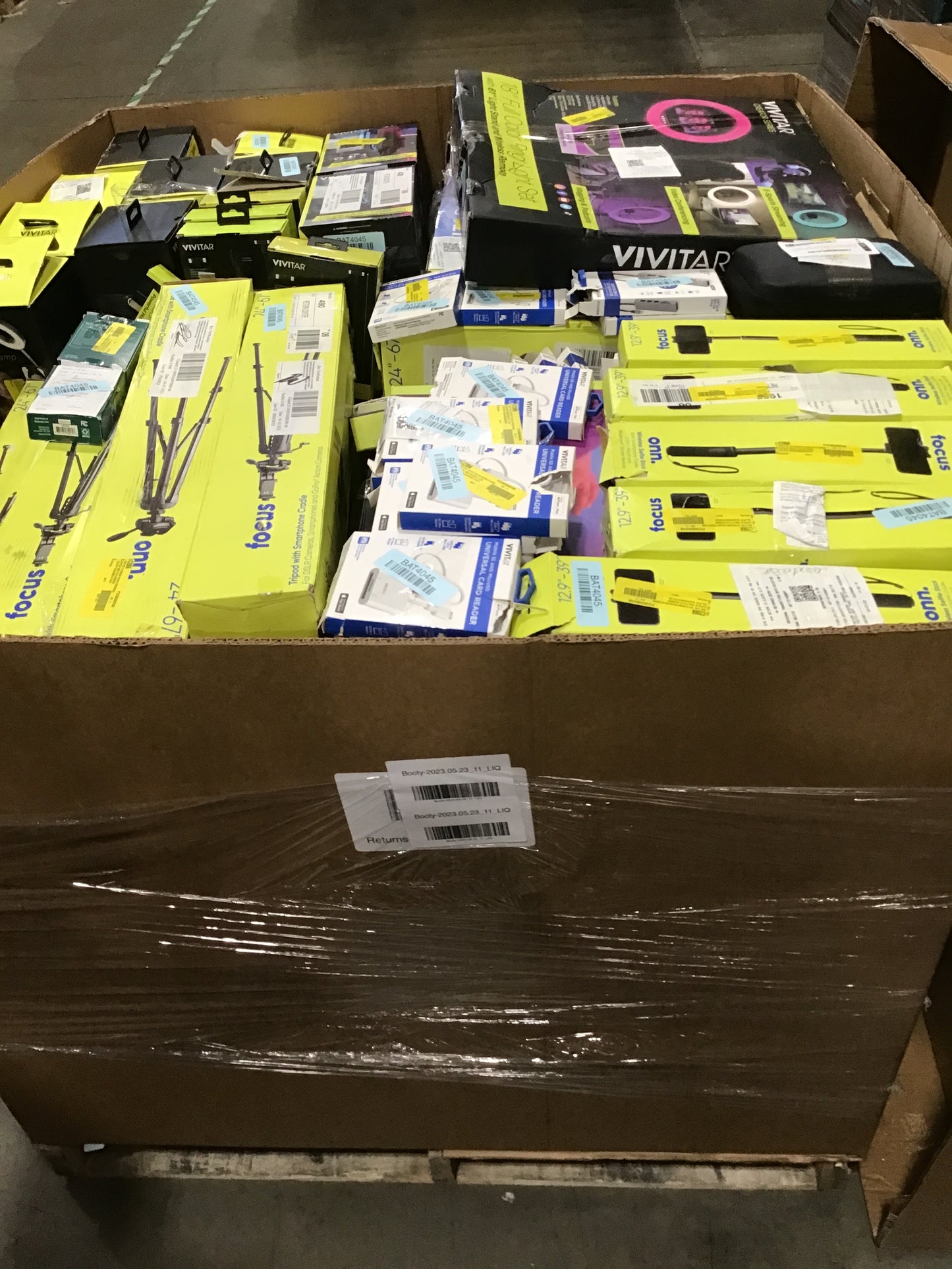 Liquidation Pallet of Camera Accessories, Lights and Peripherals, Pallet-BAY