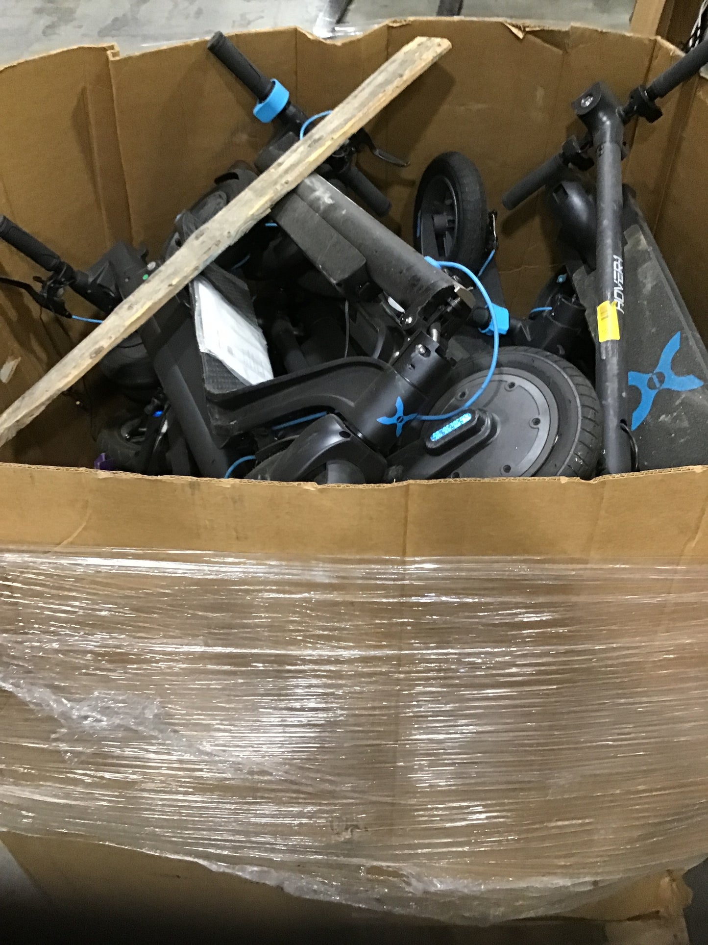 Liquidation Pallet of Electric Scooters, Pallet-CCD