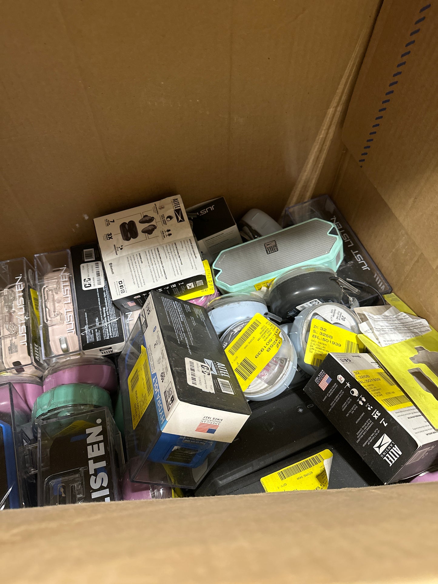 Liquidation Pallet of Headphones and Speakers, Pallet-VC