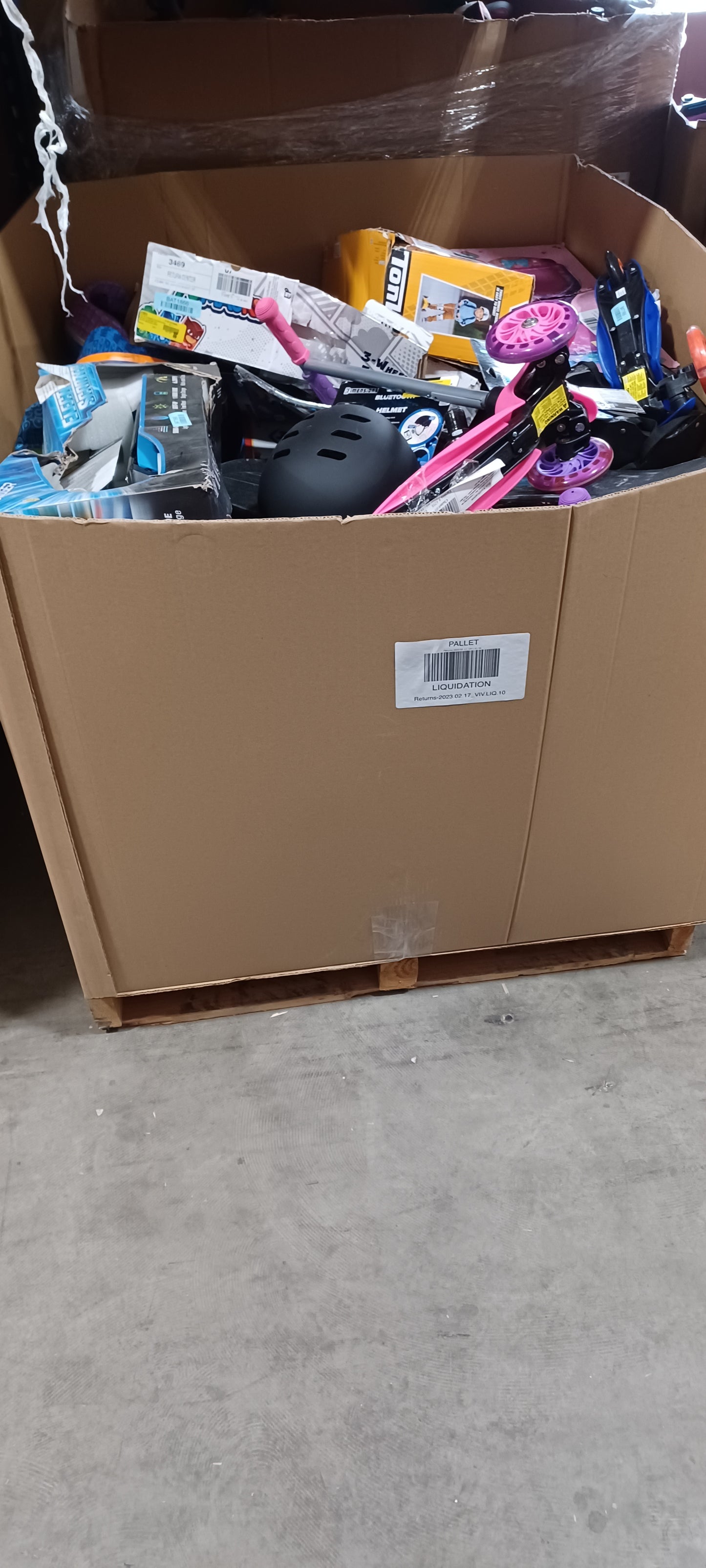 Liquidation Pallet of Toys, Sporting Goods and Electric Scooters, Pallet-AH