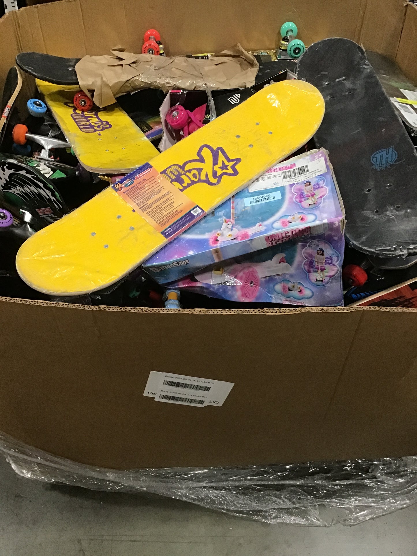 Liquidation Pallet of Toys, Sporting Goods and Electric Scooters, Pallet-BAT