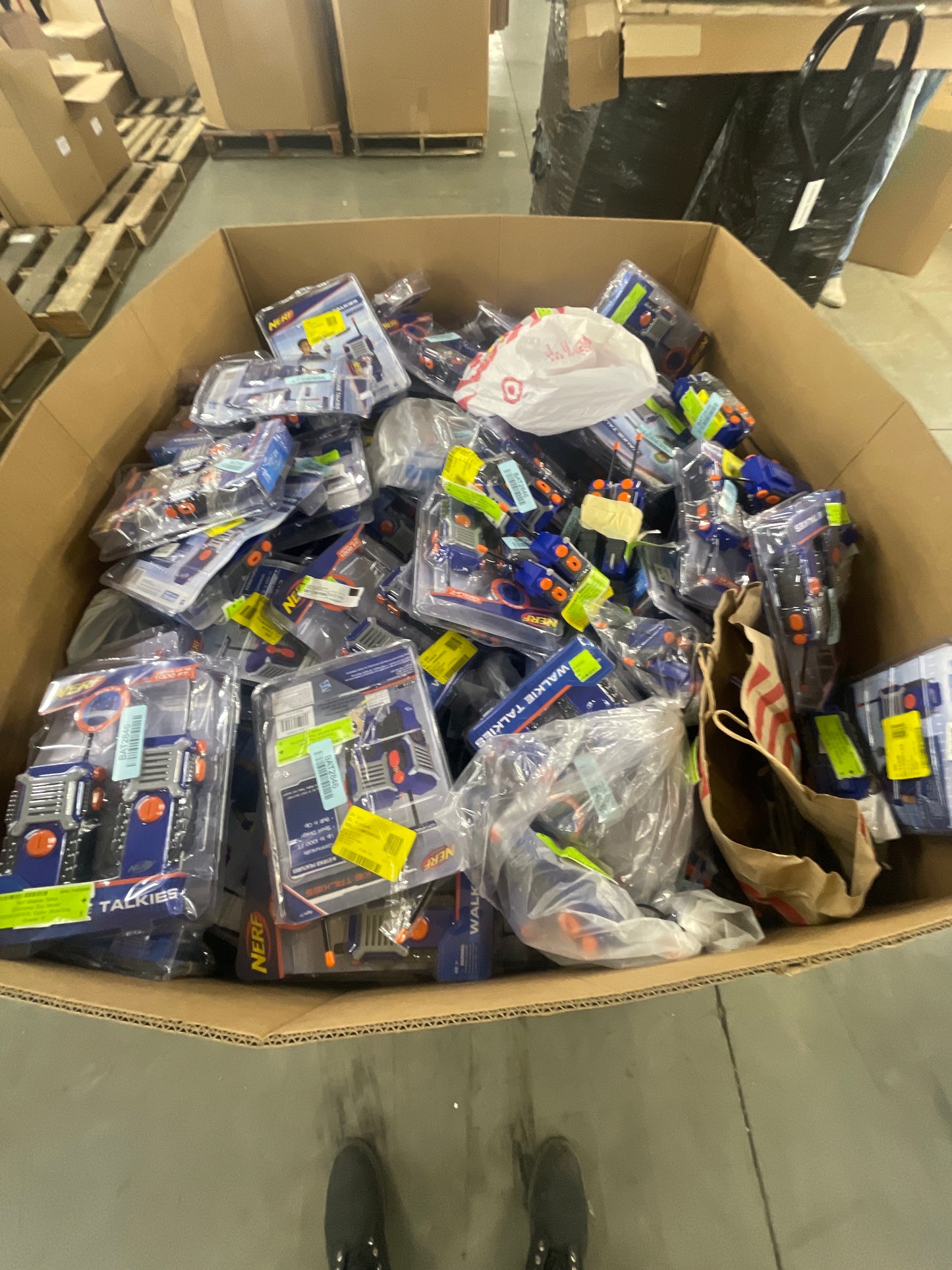 Liquidation Pallet of Electronic Toys, Peripherals and Headphones, Pallet-ZS