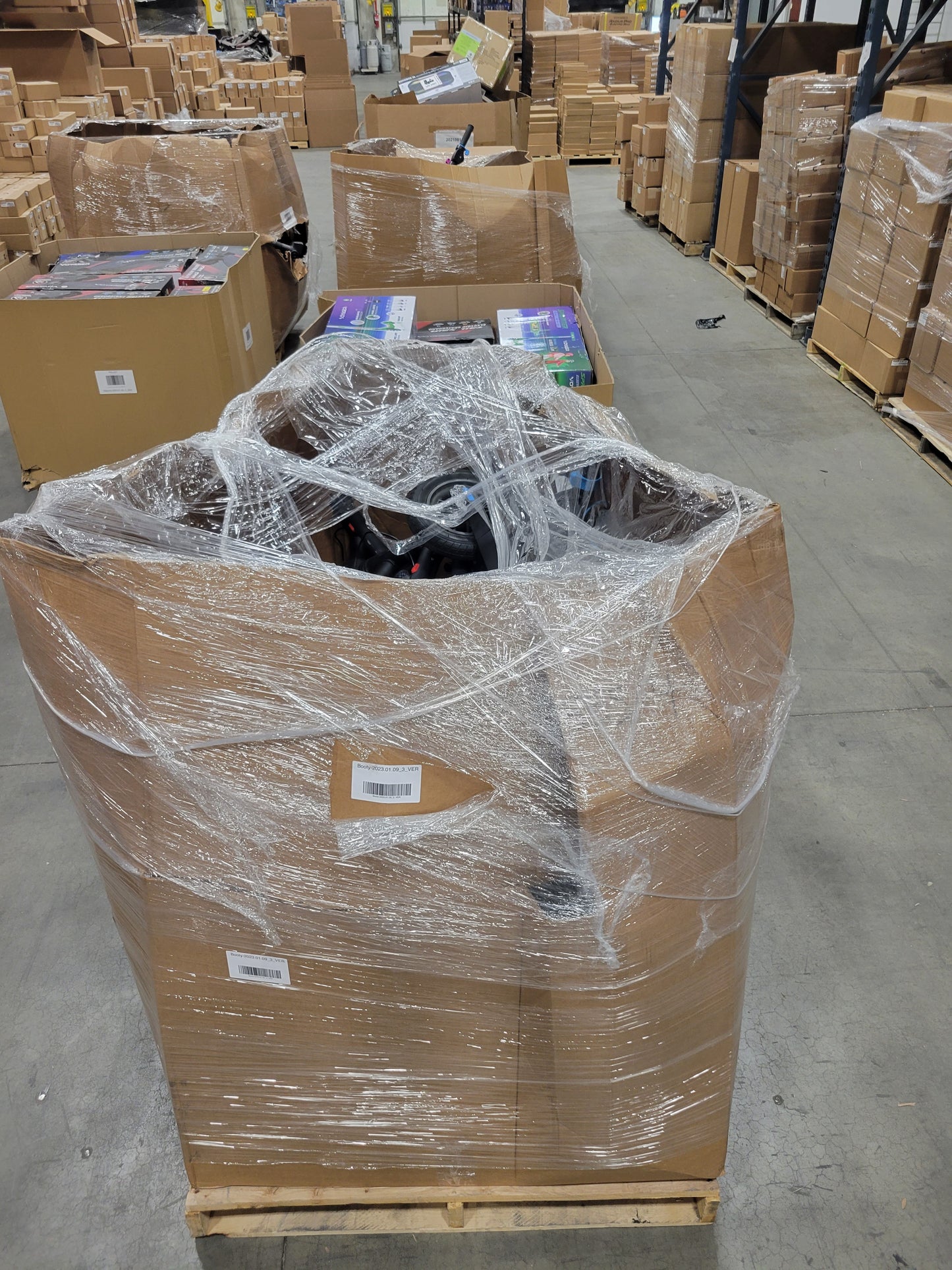 Liquidation Pallet of Electric Scooters, Pallet-AZE