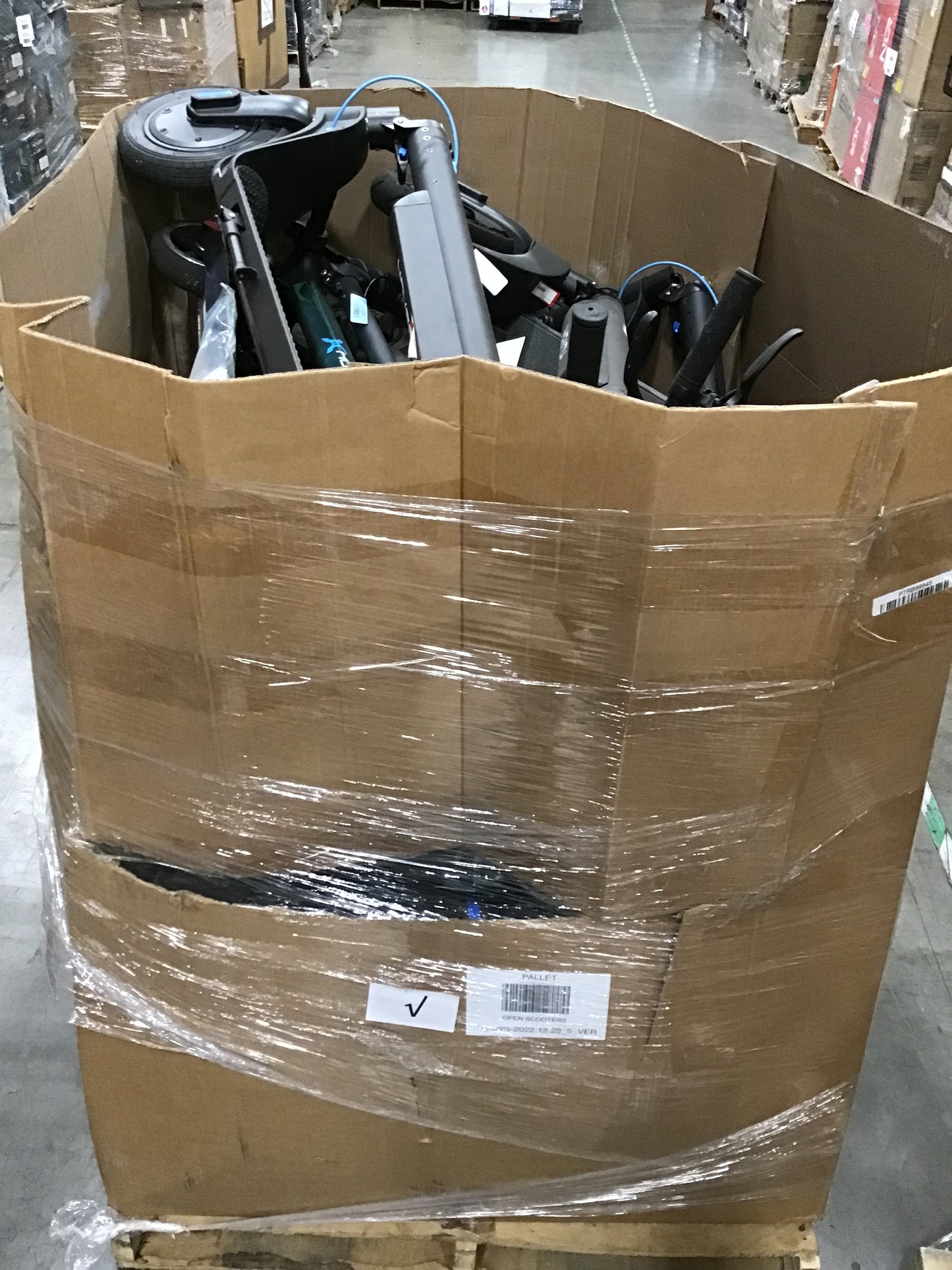 Liquidation Pallet of Electric Scooters, Pallet-DEY